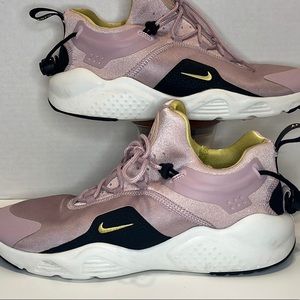 Nike Womens Air Huarache City Running Shoes Lace Up Size 10. 🏃‍♀️